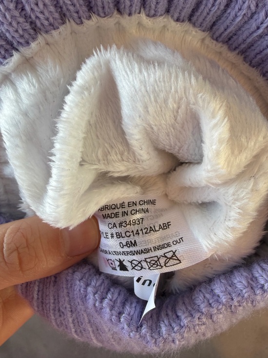 BLUMIND HAT AND MITTENS - Picture 2 of 3